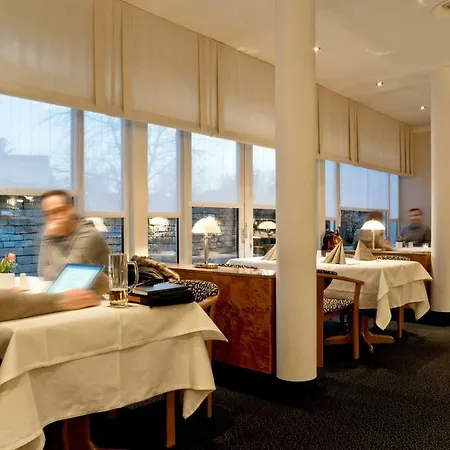 Otel Erfurter Tor 3*