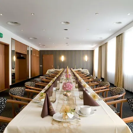 Otel Erfurter Tor 3*